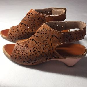 Retro Handmade Tan Leather Sandals Size 38 (7.5 M)